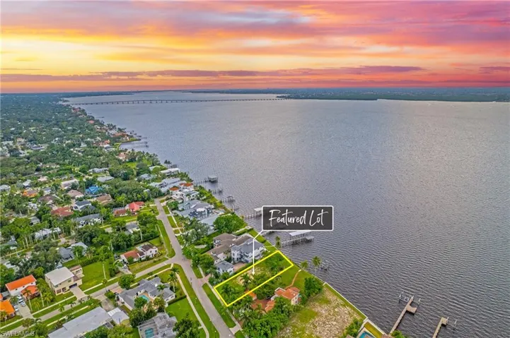 2904 Valencia Way, Fort Myers, Florida 33901