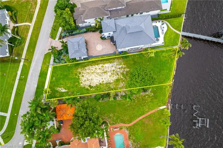2904 Valencia Way, Fort Myers, Florida 33901