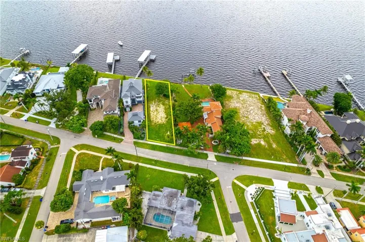 2904 Valencia Way, Fort Myers, Florida 33901