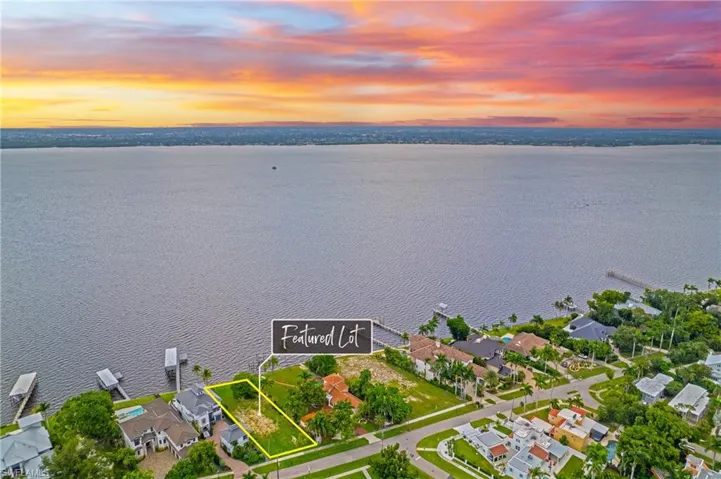 2904 Valencia Way, Fort Myers, Florida 33901