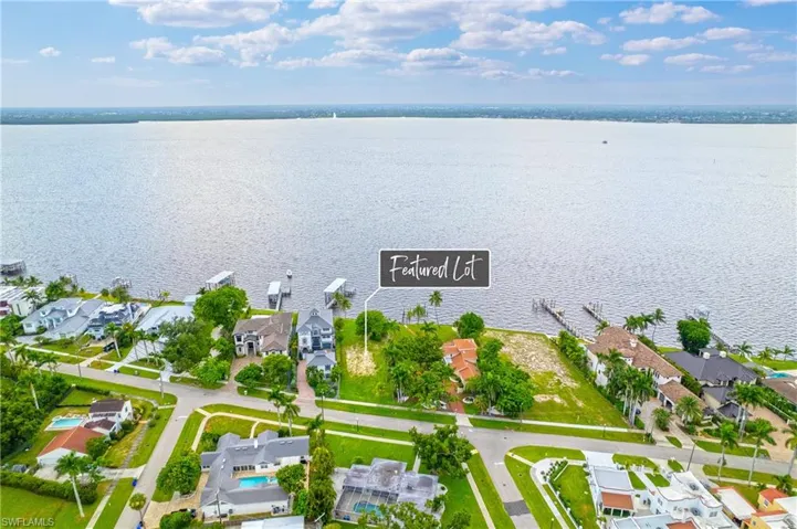2904 Valencia Way, Fort Myers, Florida 33901