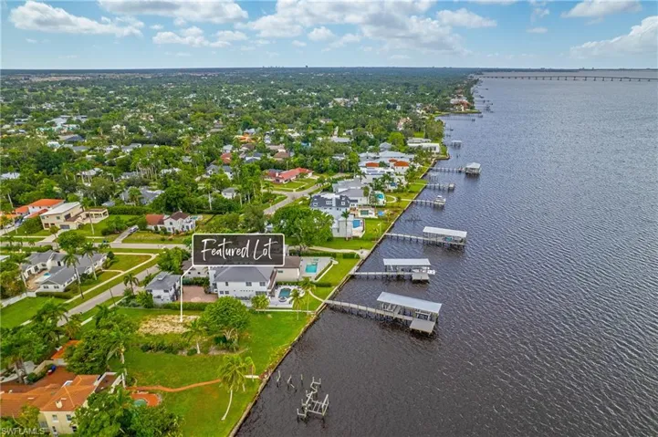 2904 Valencia Way, Fort Myers, Florida 33901