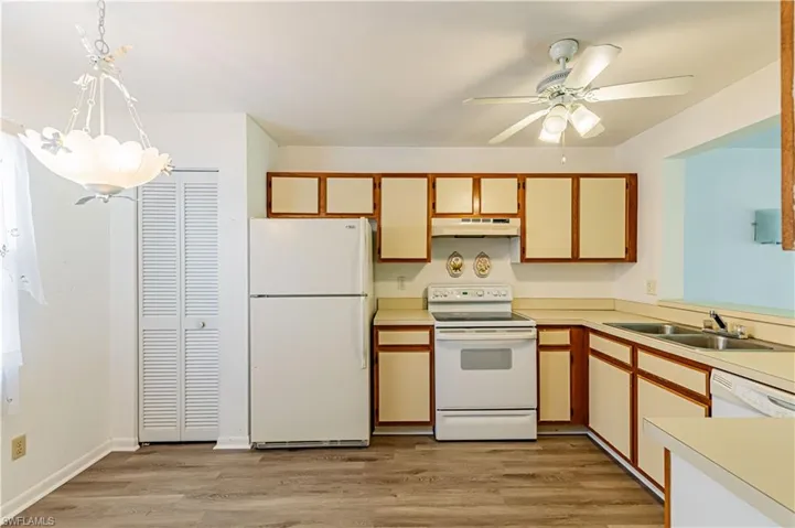 1343  Churchill  CIR, Naples, FL 34116
