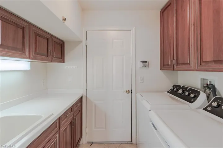 5960 Tarpon Gardens Cir 102, Cape Coral, Florida 33914