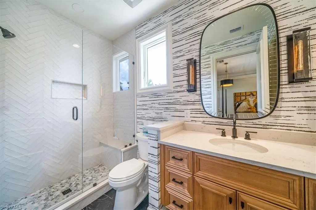 33 3RD ST, Naples, FL 34102,225063404