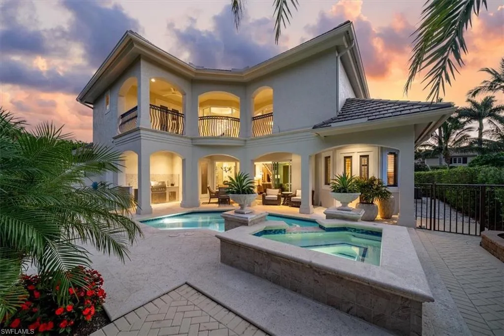 33 3RD ST, Naples, FL 34102,225063404