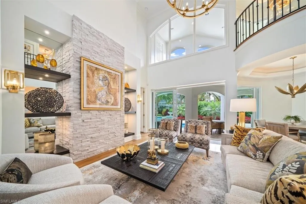 33 3RD ST, Naples, FL 34102,225063404