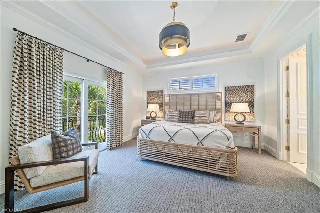 33 3RD ST, Naples, FL 34102,225063404