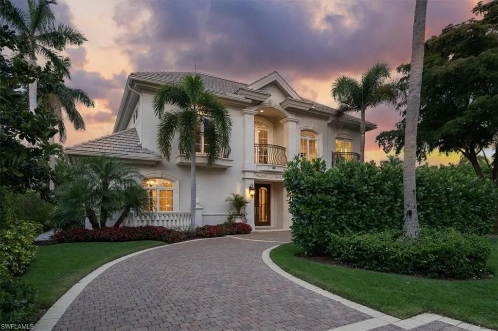 33 3RD ST, Naples, FL 34102,225063404