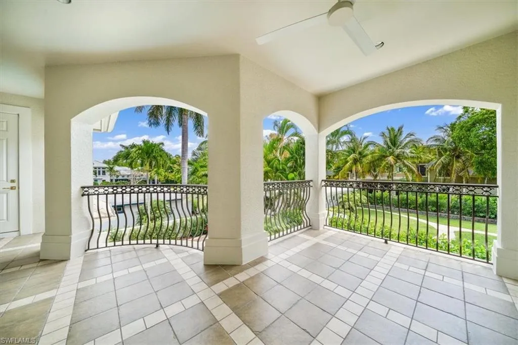 33 3RD ST, Naples, FL 34102,225063404
