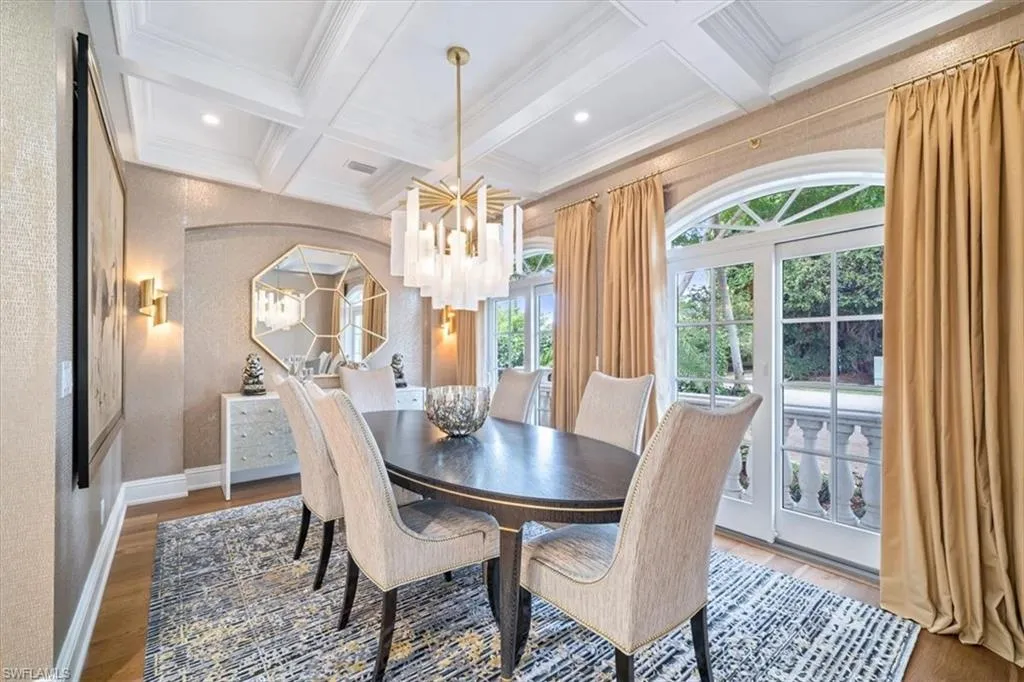 33 3RD ST, Naples, FL 34102,225063404