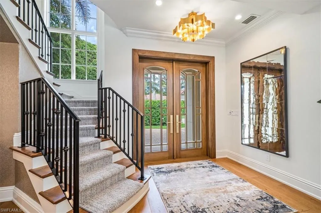 33 3RD ST, Naples, FL 34102,225063404