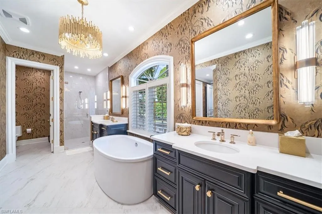 33 3RD ST, Naples, FL 34102,225063404