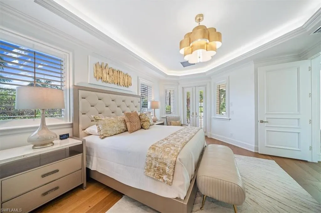 33 3RD ST, Naples, FL 34102,225063404