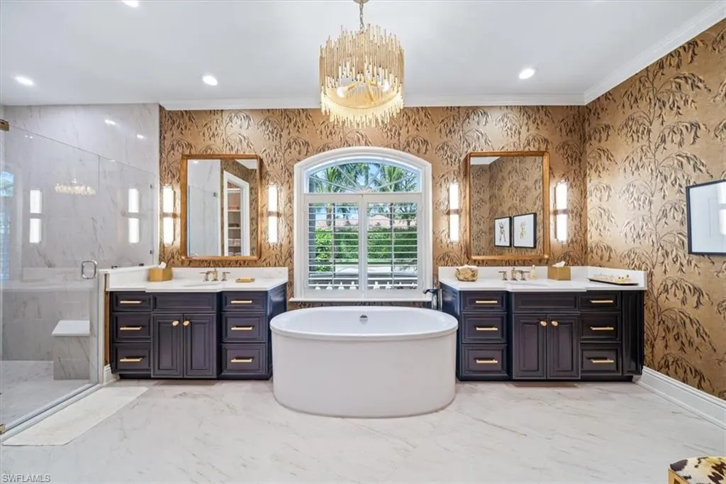 33 3RD ST, Naples, FL 34102,225063404
