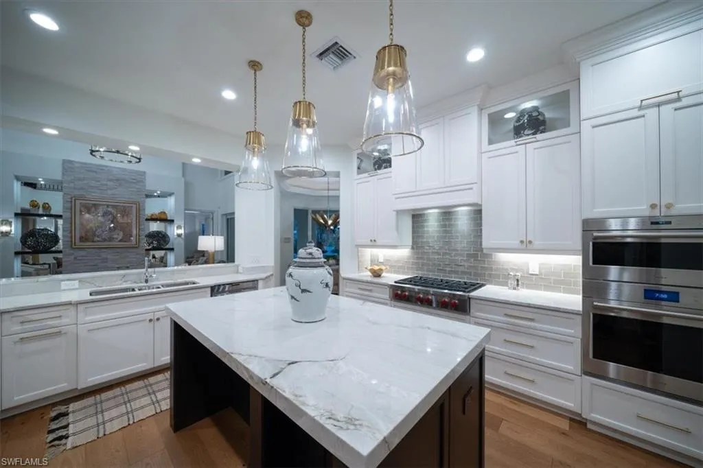 33 3RD ST, Naples, FL 34102,225063404