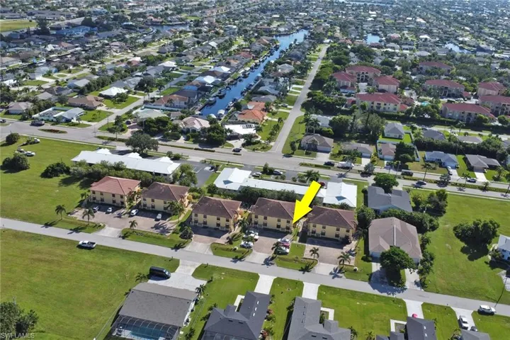 Aerial view of property location and surrounding region