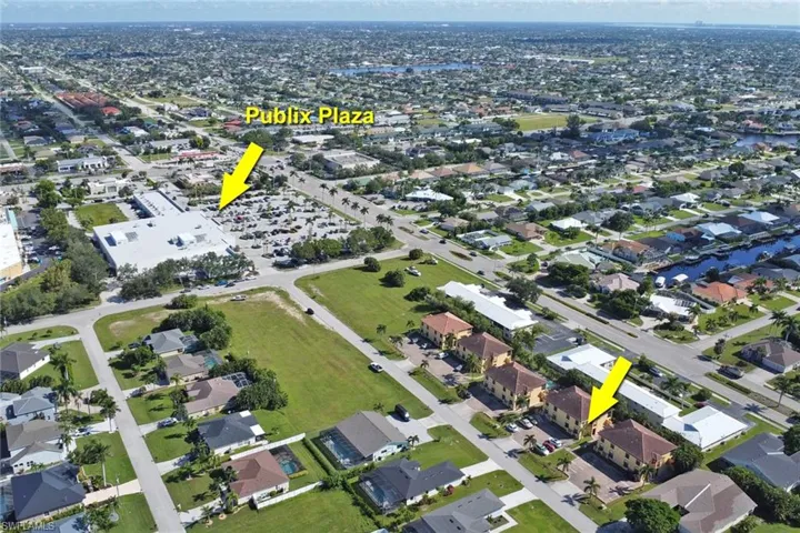 Aerial view of property location and surrounding region