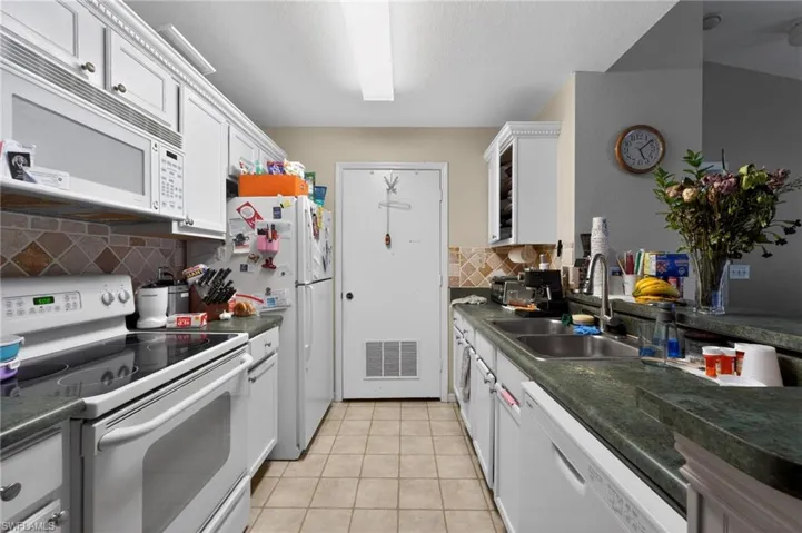 14885 Pleasant Bay Ln 201, Naples, Florida 34119