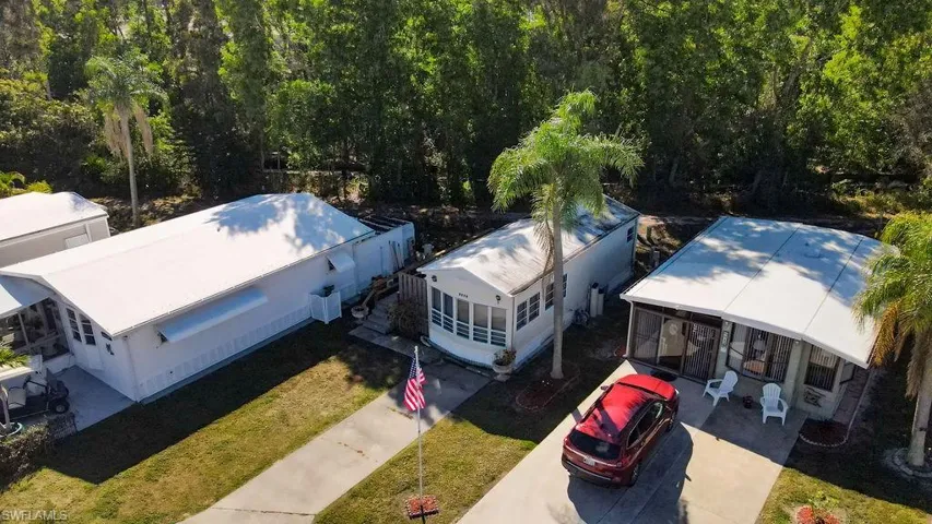 Aerial view of property and surrounding area