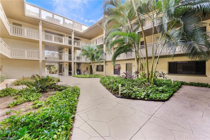 Courtyard Unit Entrance