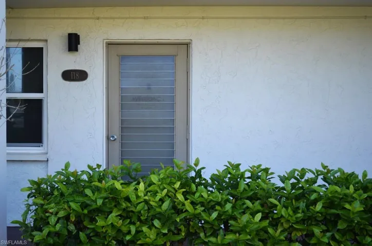 1624 Pine Valley Dr 118, Fort Myers, Florida 33907