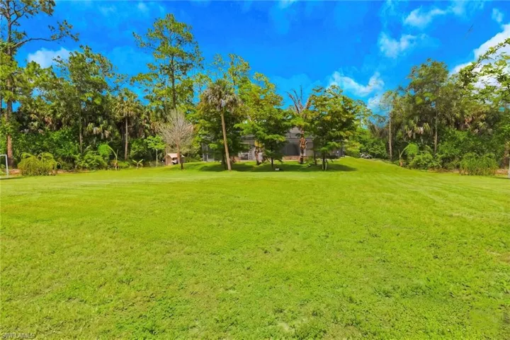 333  5th SW ST, Naples, FL 34117
