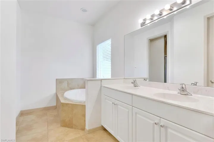 333  5th SW ST, Naples, FL 34117