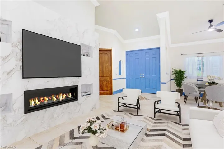 333  5th SW ST, Naples, FL 34117