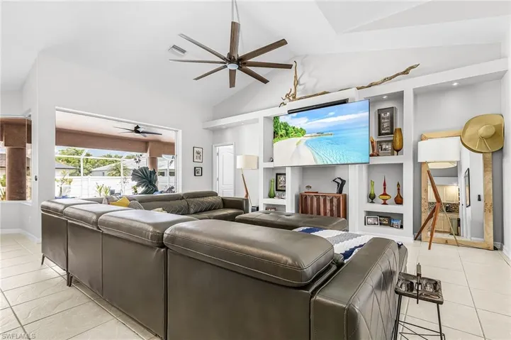 3613 Se 3rd Pl, Cape Coral, Florida 33904