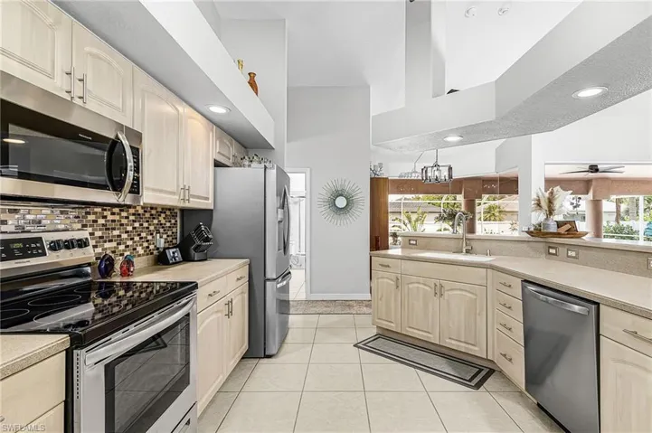 3613 Se 3rd Pl, Cape Coral, Florida 33904