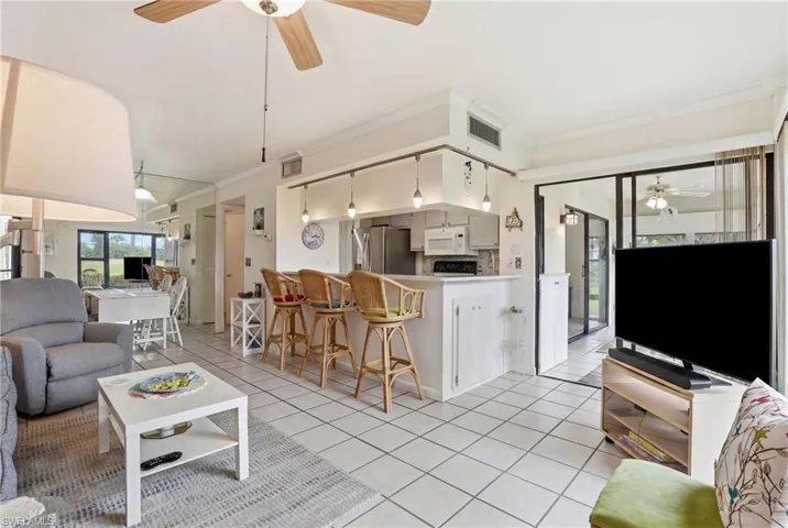 5625 Trailwinds Dr 411, Fort Myers, Florida 33907