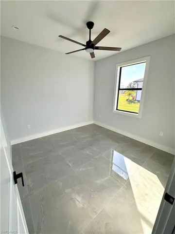 Room with ceiling fan