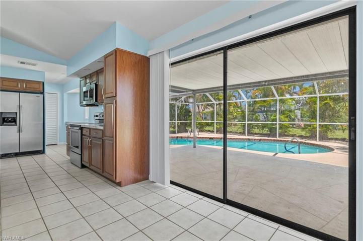 915 SW 31st TER, CAPE CORAL FL 33914