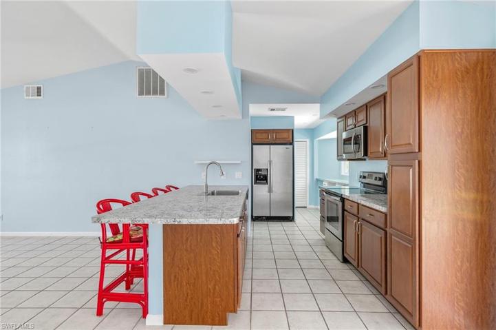 915 SW 31st TER, CAPE CORAL FL 33914
