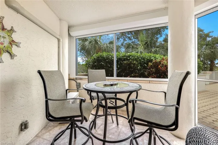 Lanai dining area