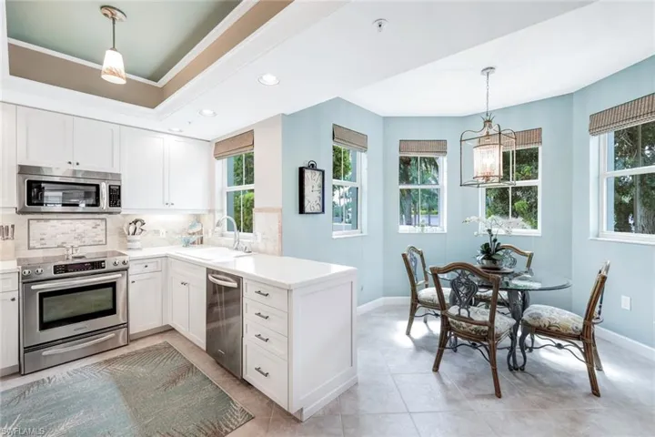 Breakfast nook off kitchen