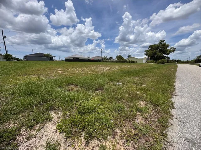 1908 Ne 1st Ave, Cape Coral, Florida 33909