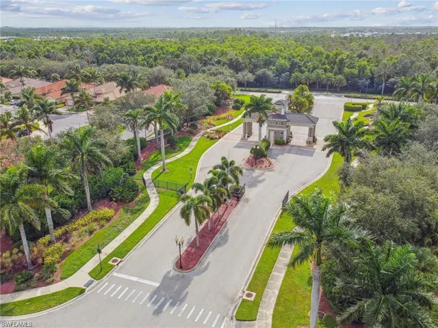 14126  Fall Creek  CT, Naples, FL 34114