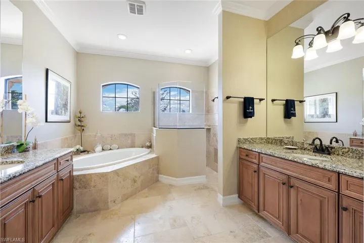 9856 Corso Bello Dr, Naples, Florida 34113