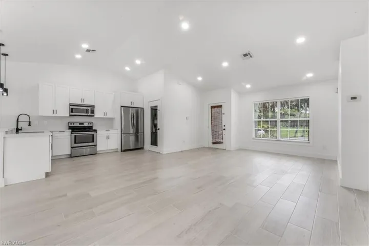 3785  26th SE AVE, Naples, FL 34117