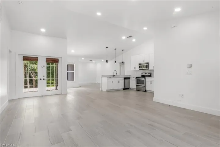 3785  26th SE AVE, Naples, FL 34117