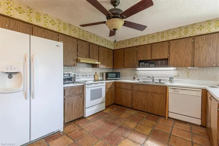 3423 Corana Way, Naples, Florida 34105