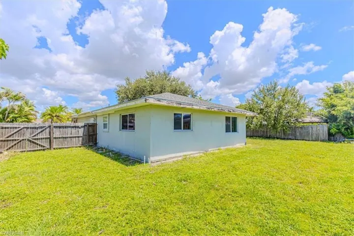 3423 Corana Way, Naples, Florida 34105