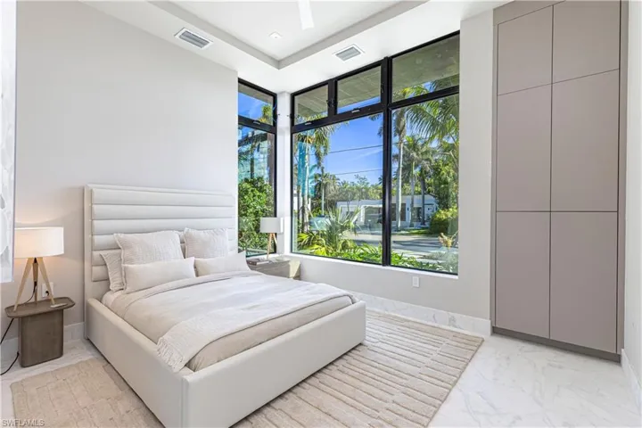 1100 Sandpiper St, Naples, Florida 34102