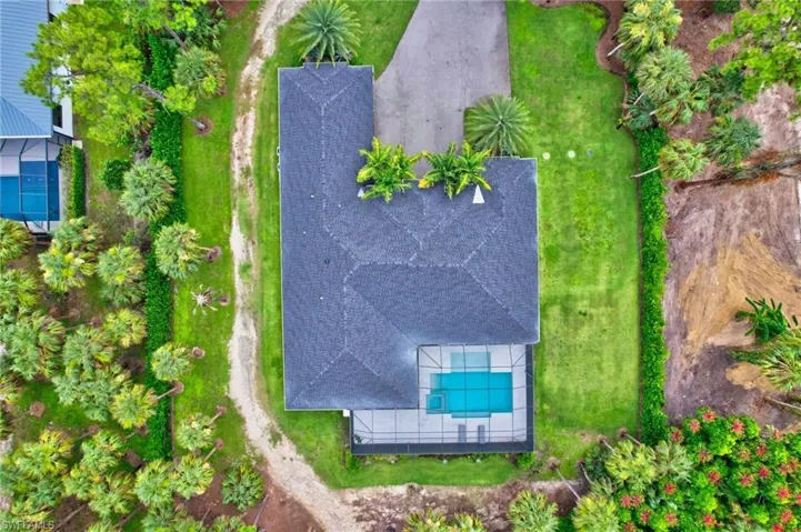 Bird's eye view of a pool area