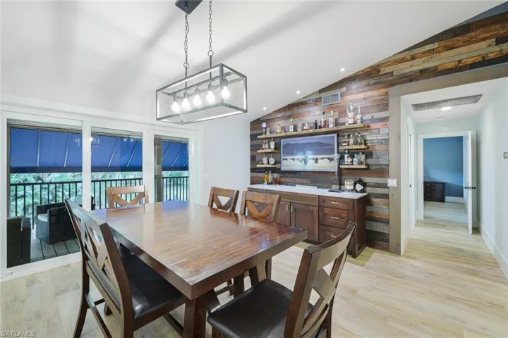 Formal Dining with Bar