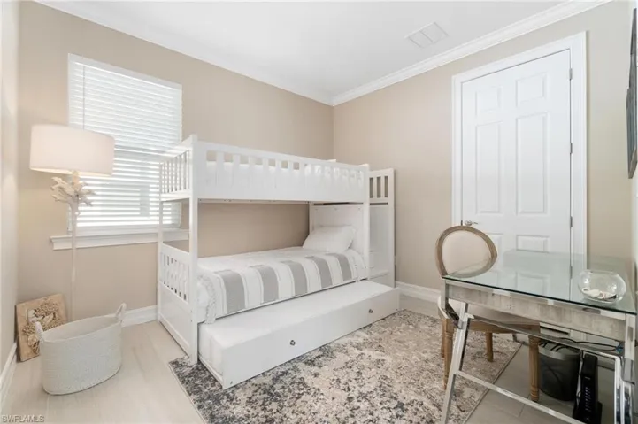 Guest bedroom w/ Twin Bunkbed