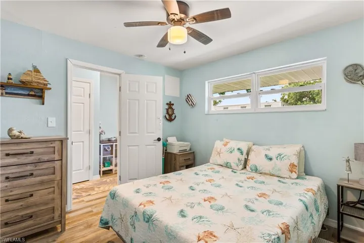 14937-Bedroom