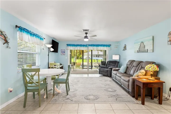 14939-Living room